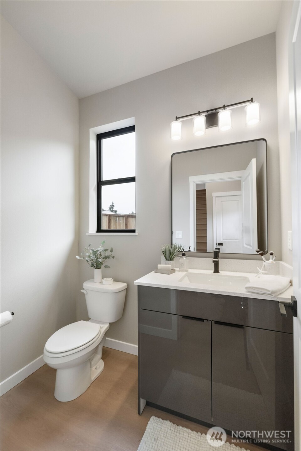 915 104th Street Ct Property Photo 6
