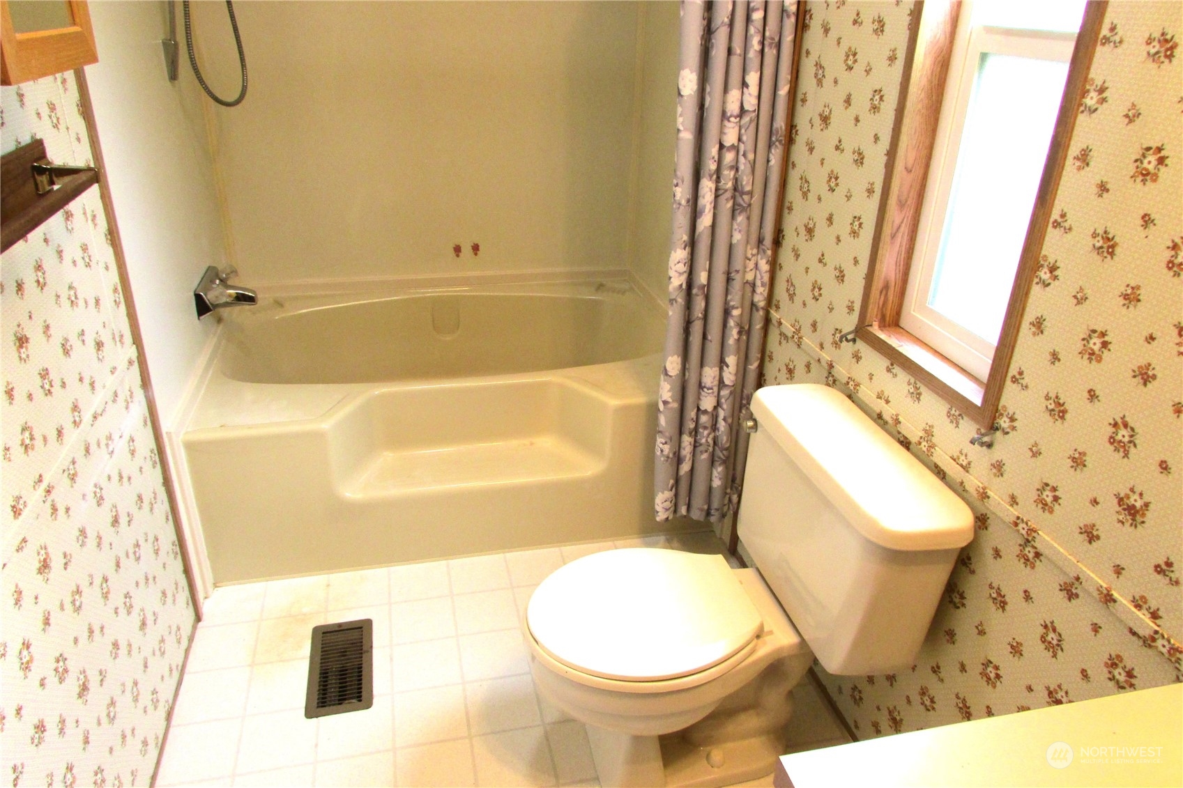 1427 100th Street 2 Property Photo 8