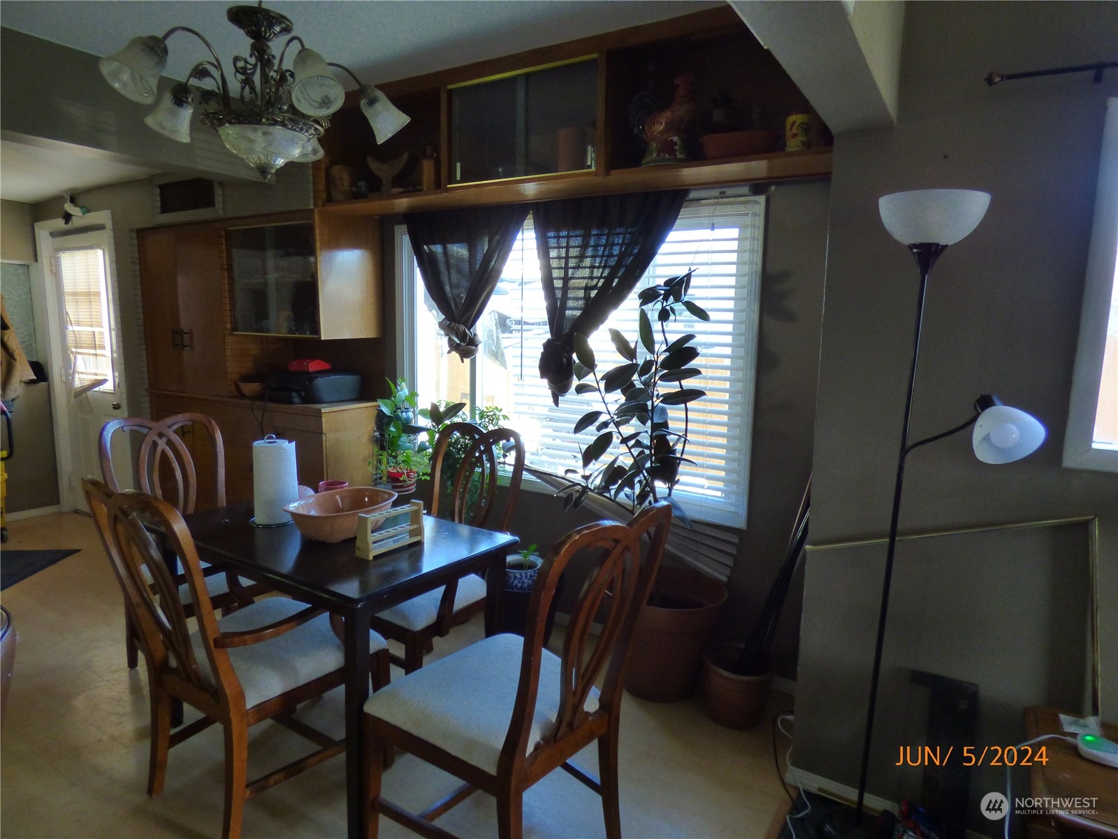 708 Willow Street Property Photo 5