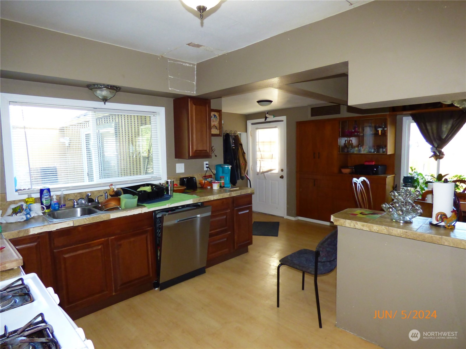 708 Willow Street Property Photo 8