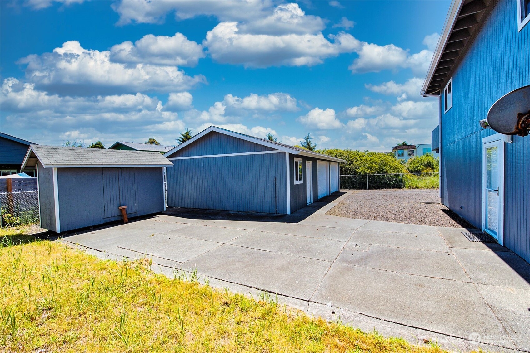 464 Sand Dune Avenue Property Photo 3