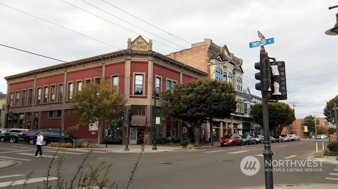 2108 Cliff Street Property Photo 6