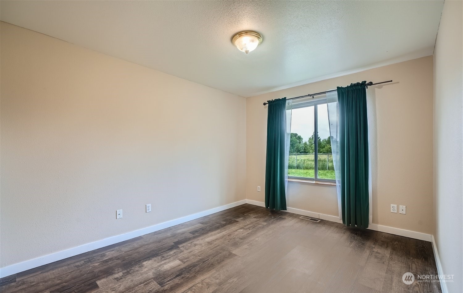 5605 216th Avenue Property Photo 14