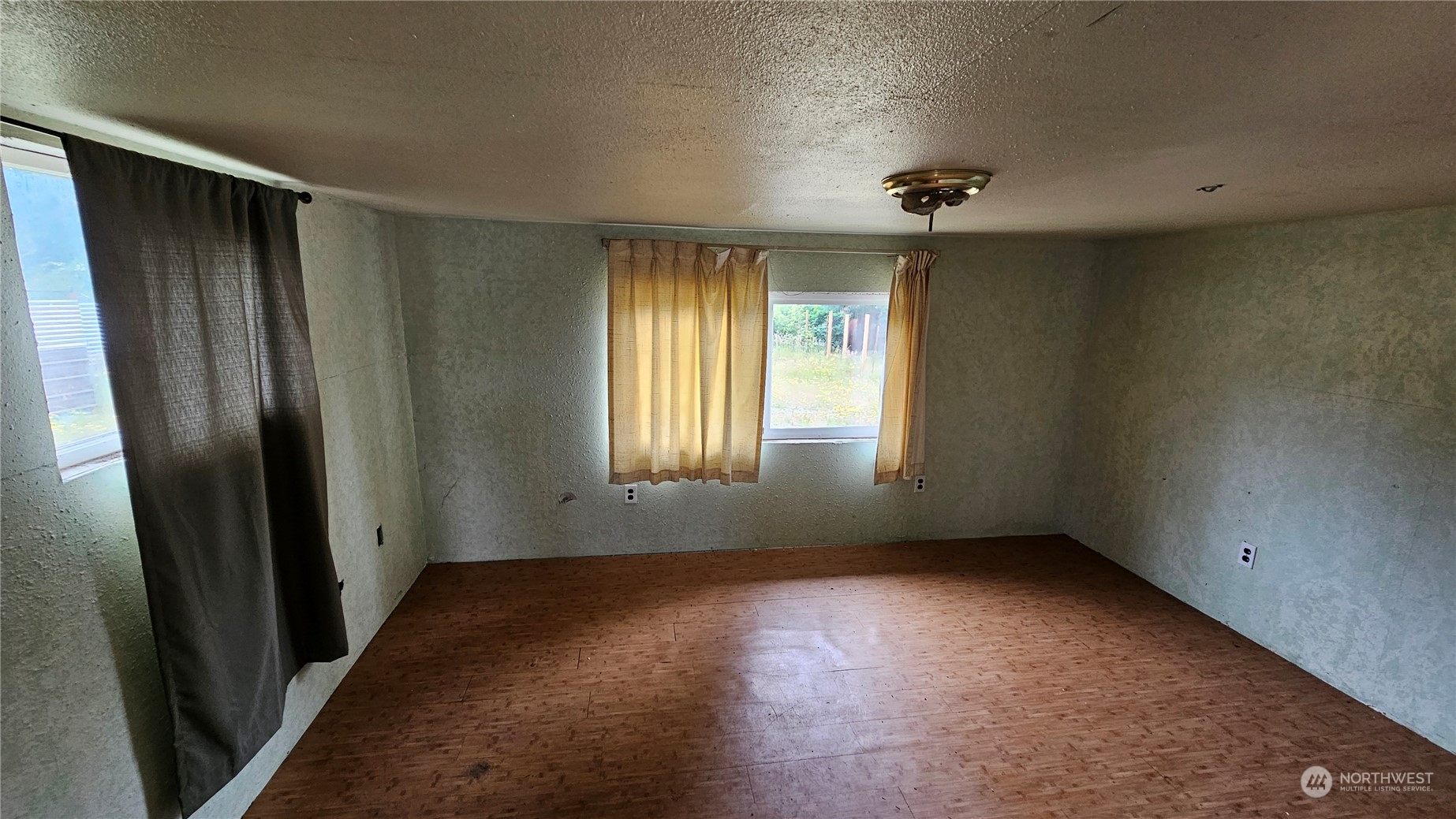 27409 W Street Property Photo 15