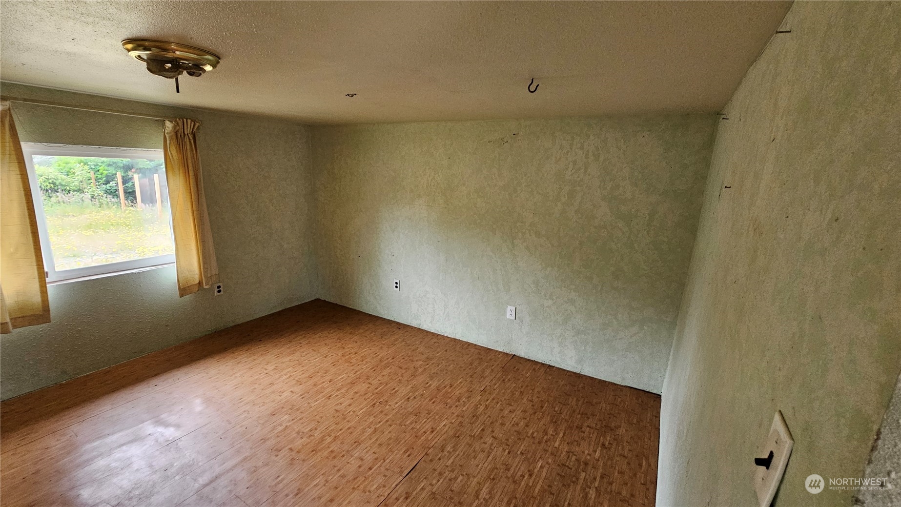 27409 W Street Property Photo 17