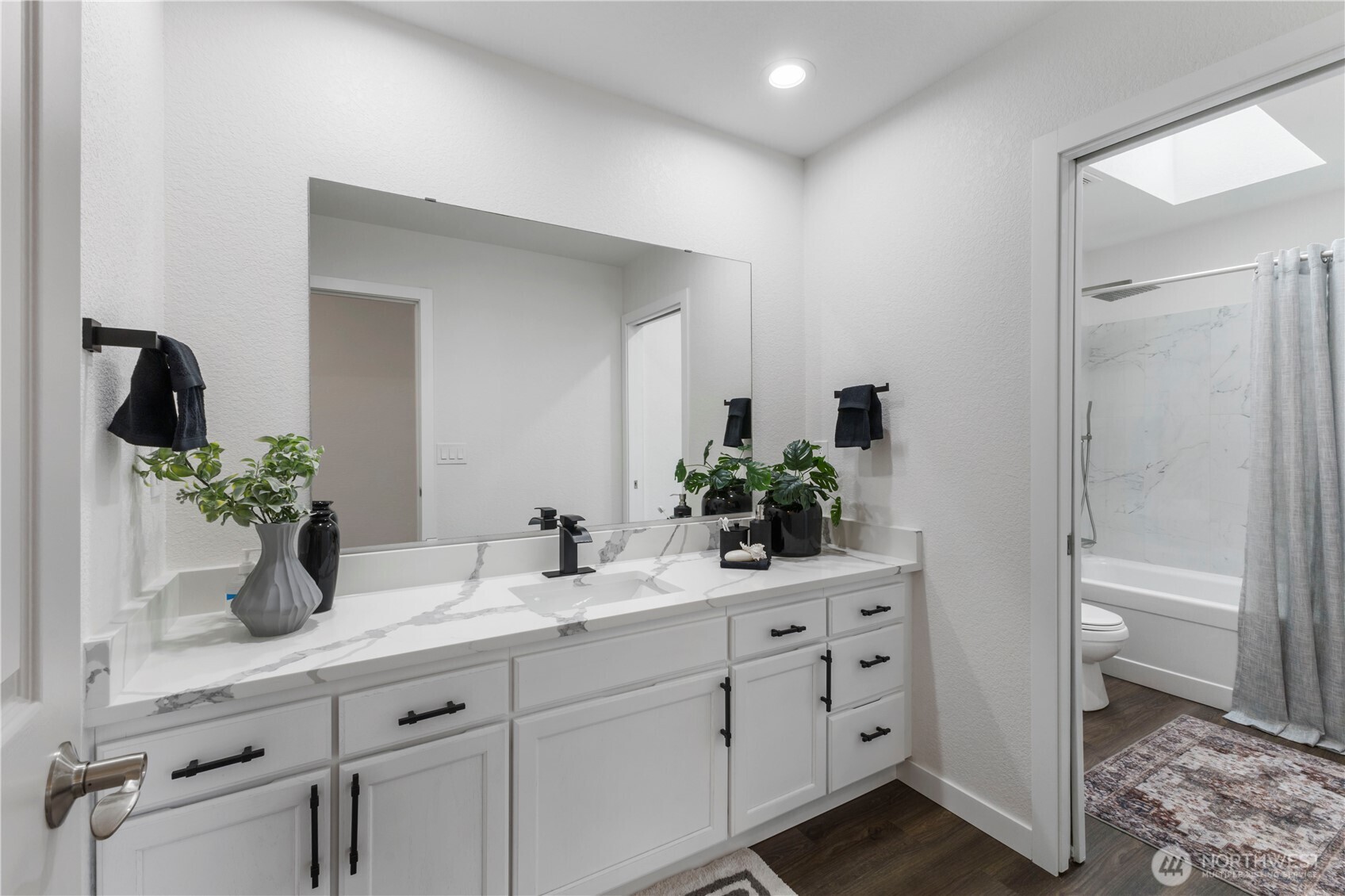 1120 Hill Court Property Photo 18