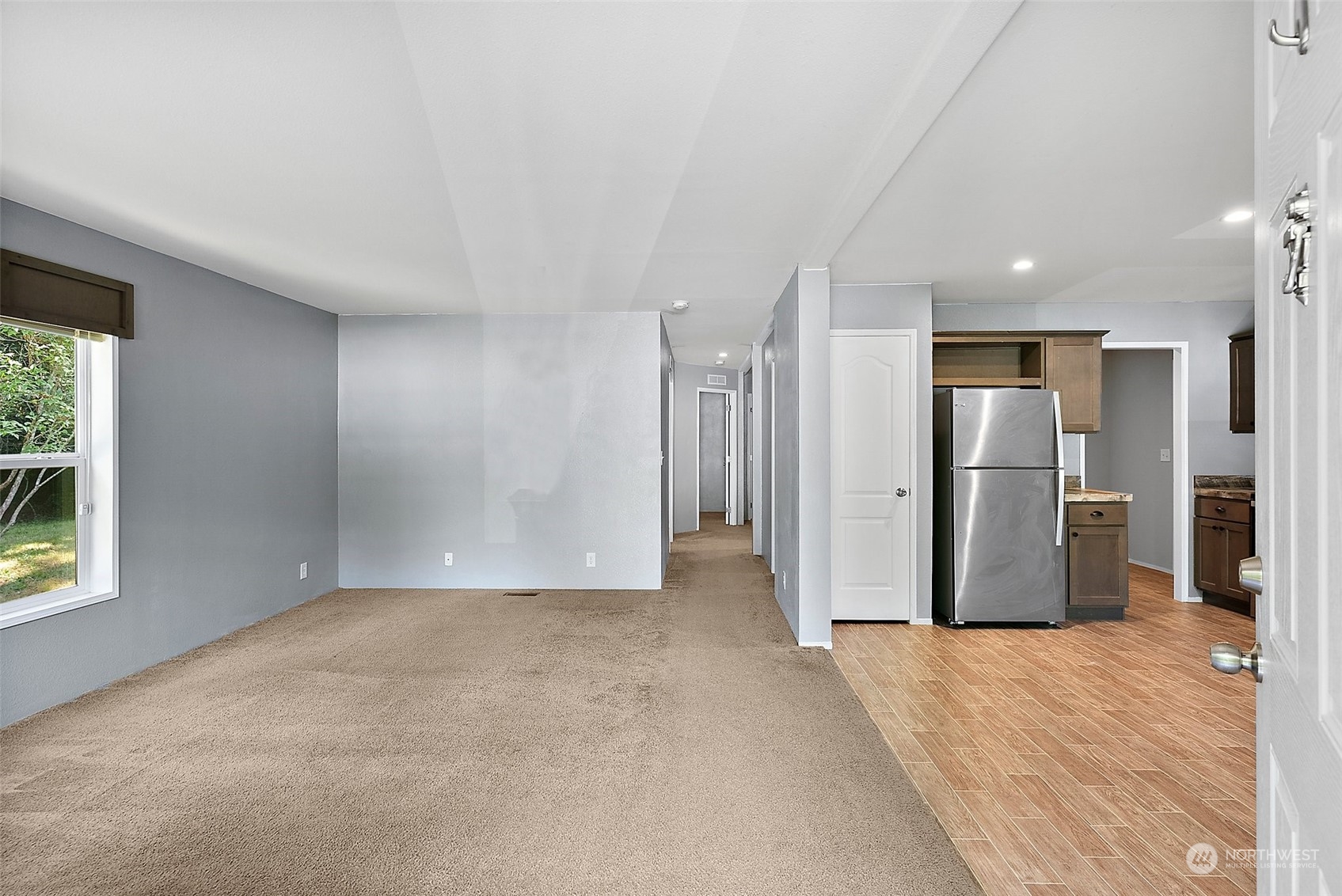 240 E Mclane Drive Property Photo 3