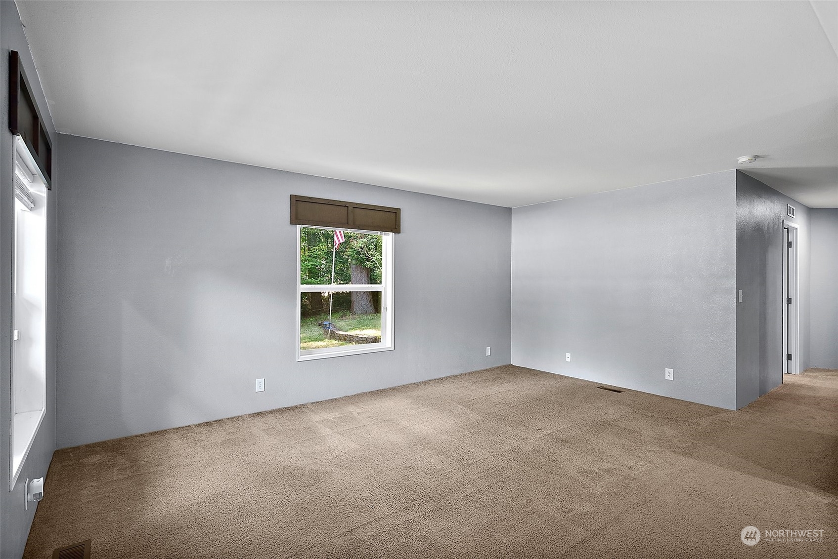 240 E Mclane Drive Property Photo 7
