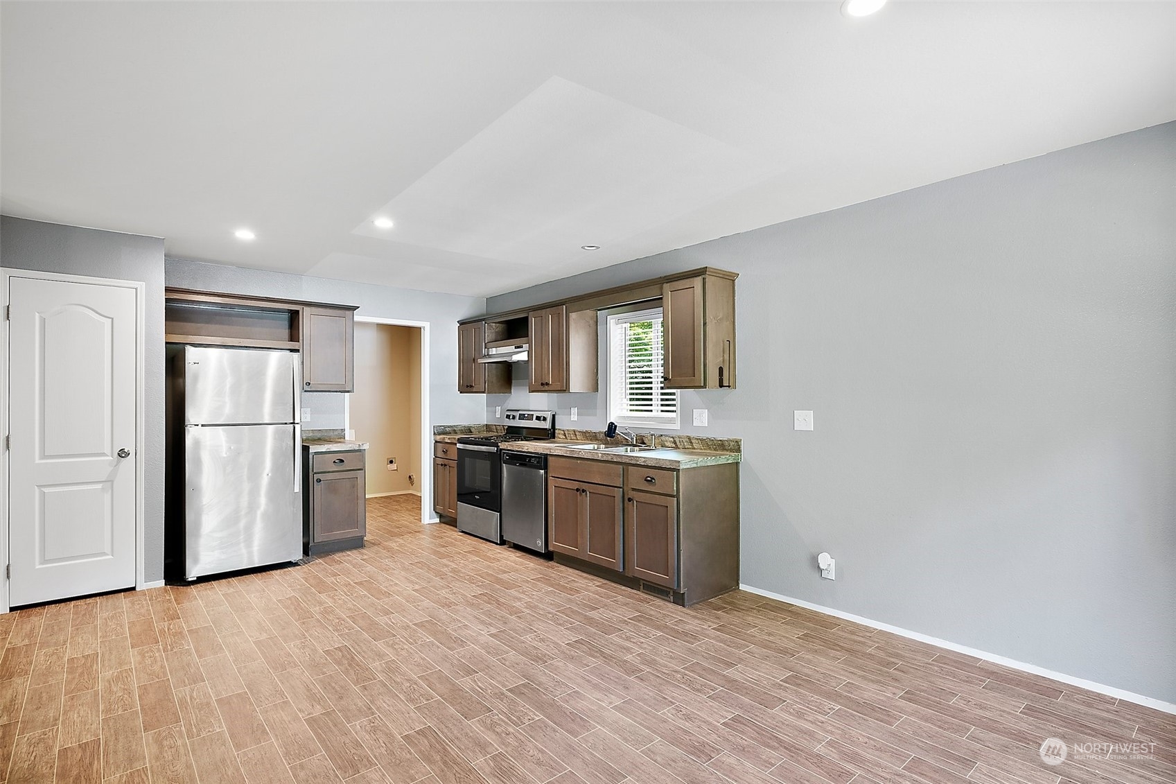 240 E Mclane Drive Property Photo 8