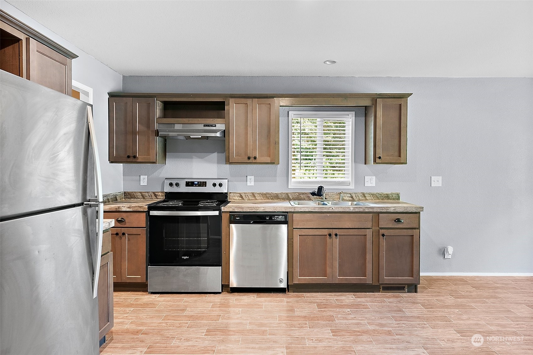 240 E Mclane Drive Property Photo 10