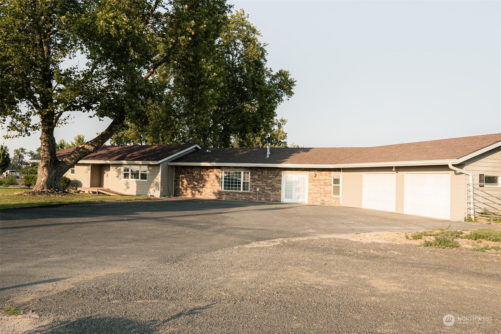 85327 Hwy 339 Property Photo 1