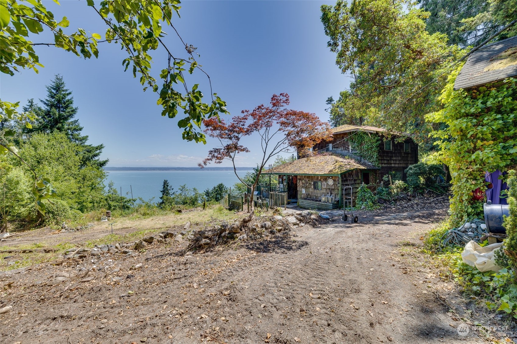 823 Se Camano Drive Property Photo
