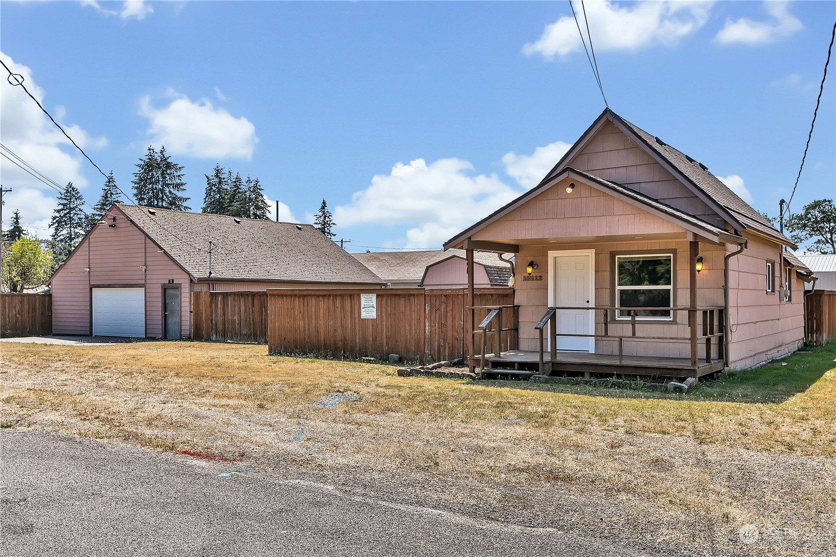 16112 4th Avenue Property Photo 1