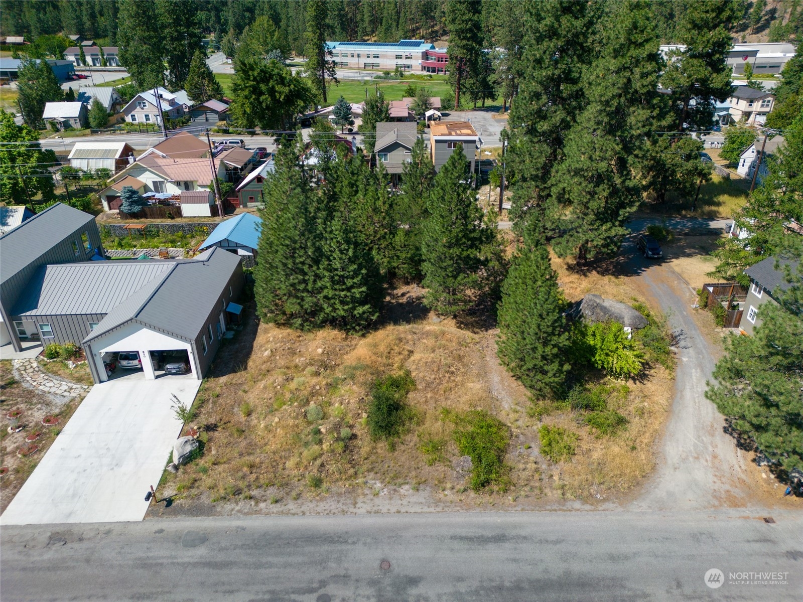824 Cedar Street Property Photo 3