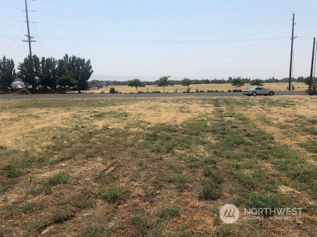 2733 E Isaacs Property Photo 3