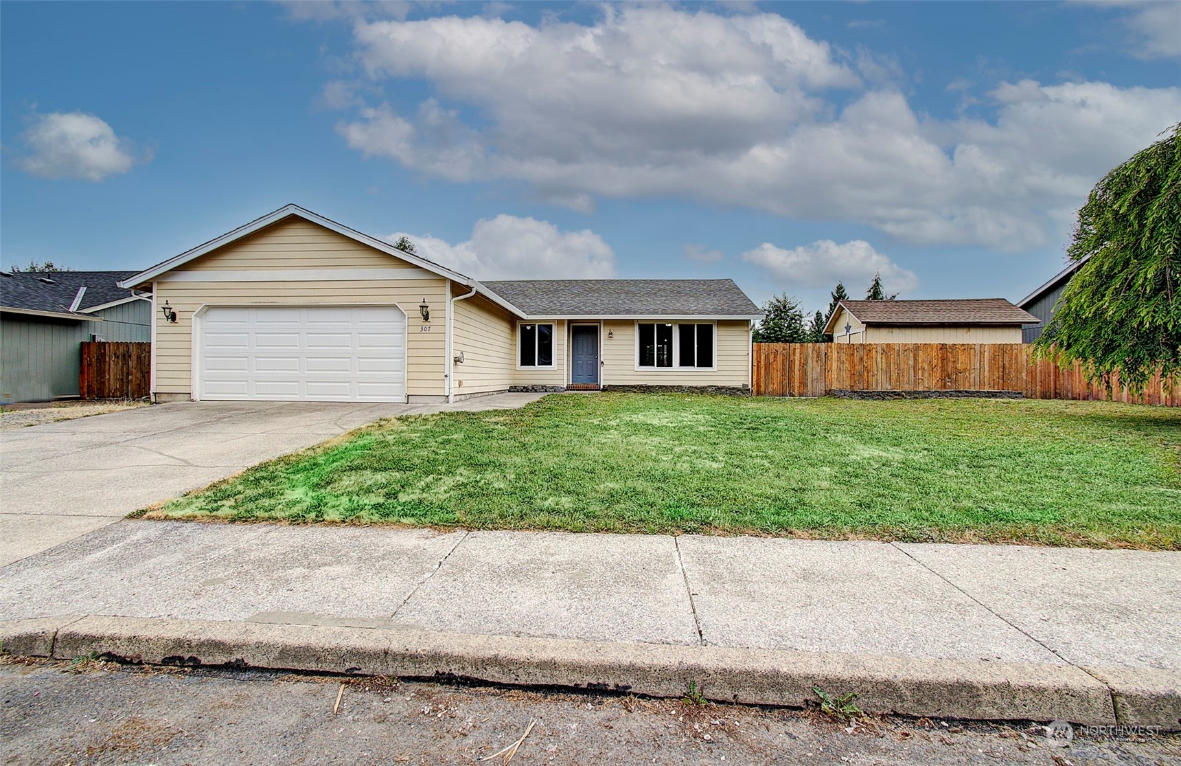307 E Valley Street Property Photo 1