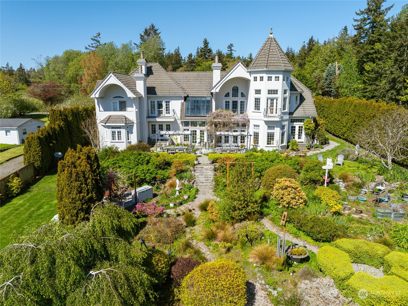 8480 Thompson Beach Road Property Photo