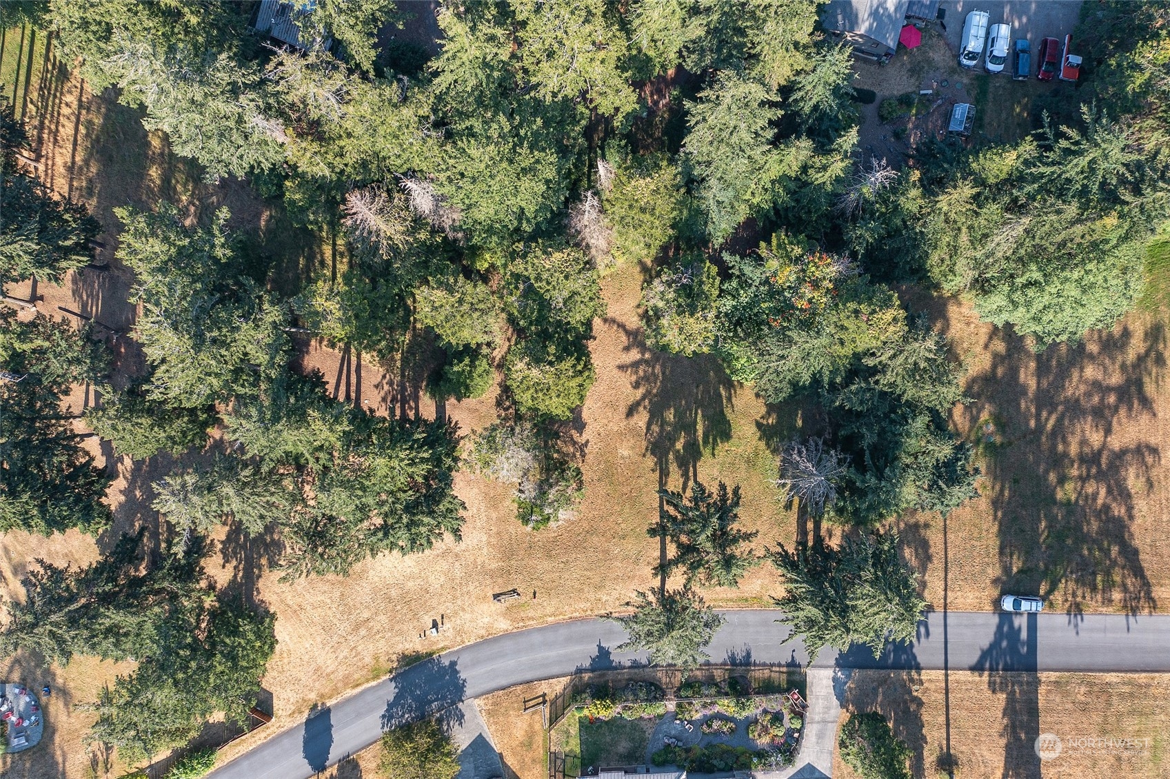 9 Fossil Bay Drive Property Photo 3