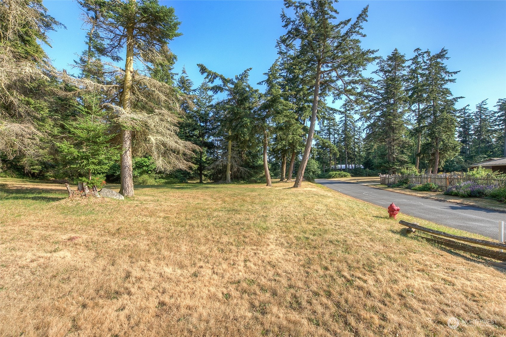 9 Fossil Bay Drive Property Photo 14