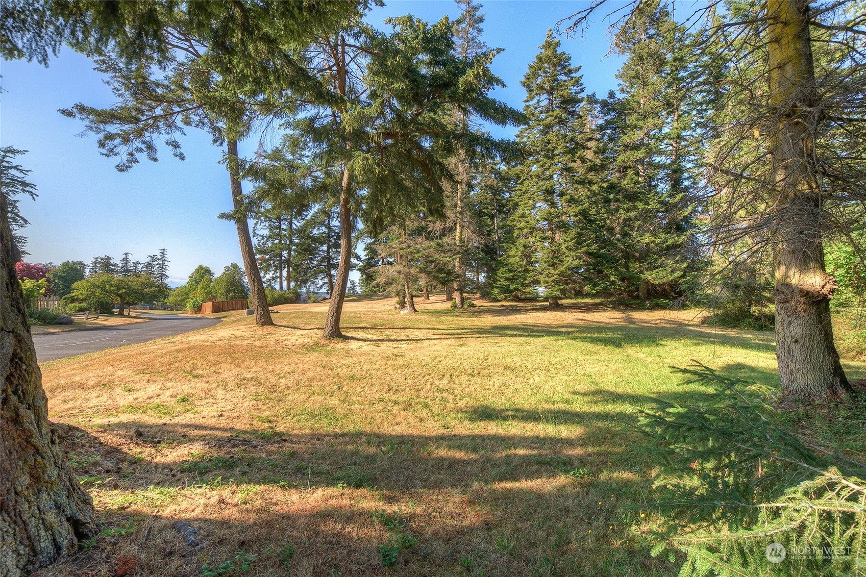 9 Fossil Bay Drive Property Photo 21