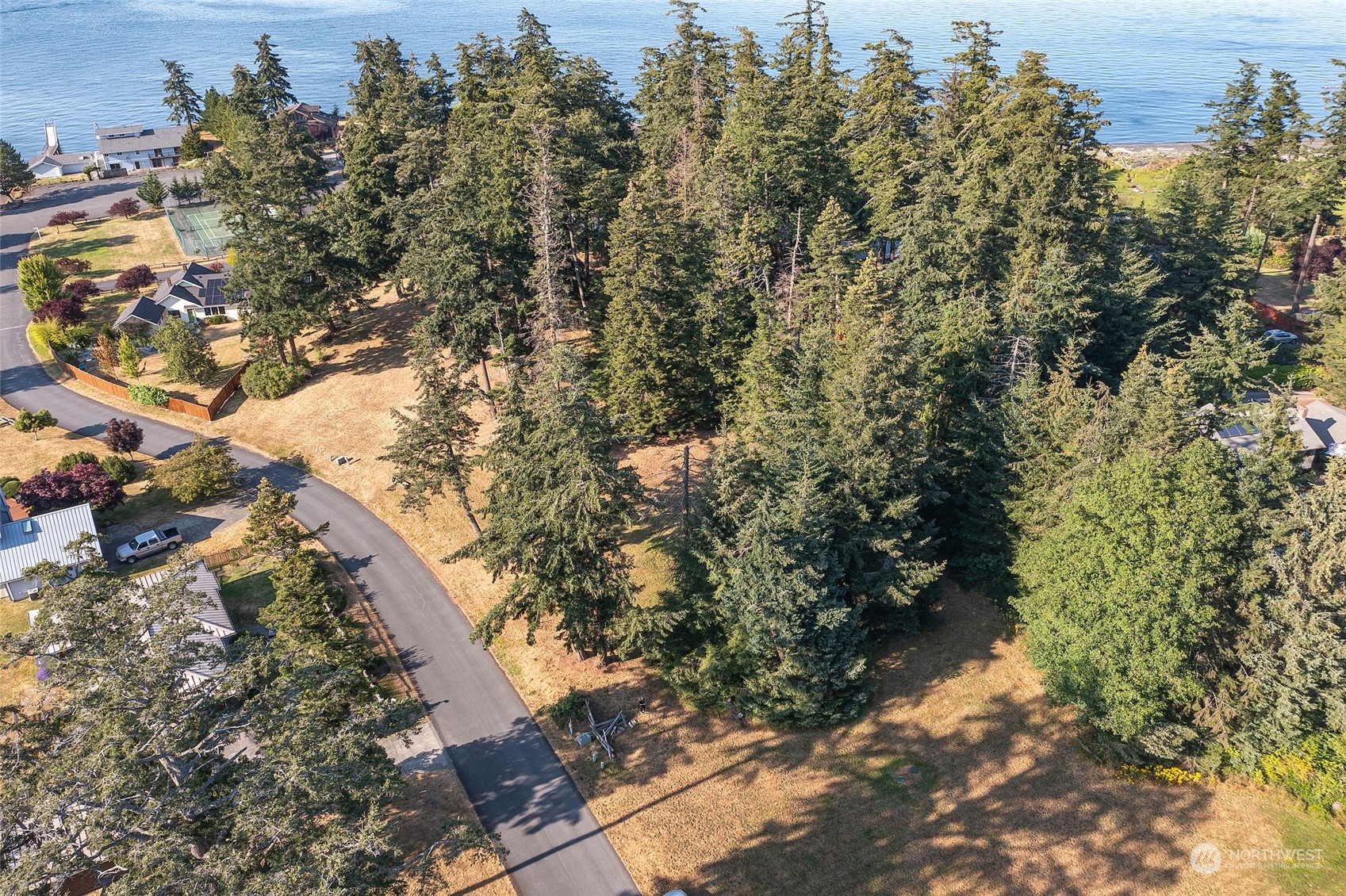 9 Fossil Bay Drive Property Photo 25