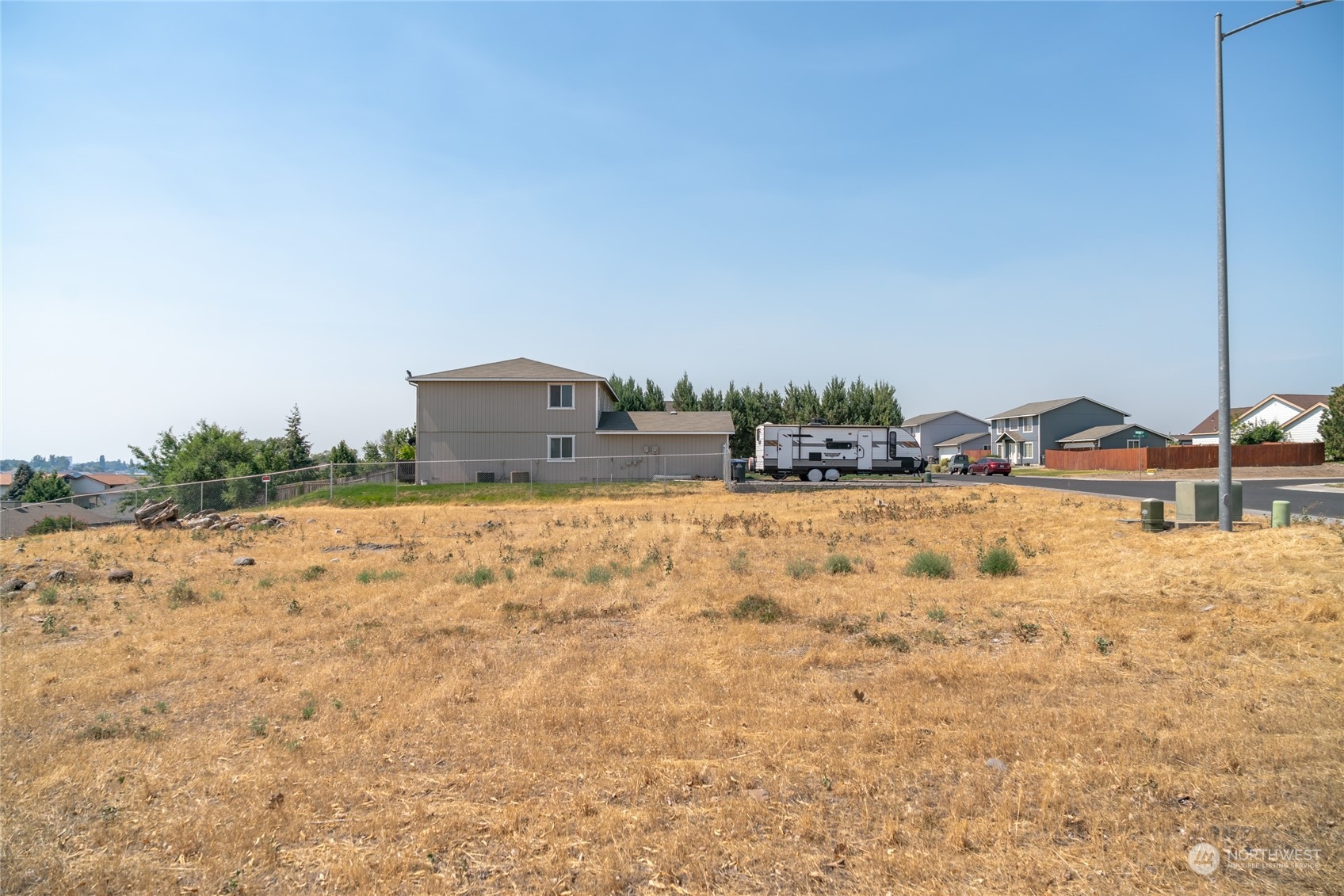 921 W Windrose Drive Property Photo 1