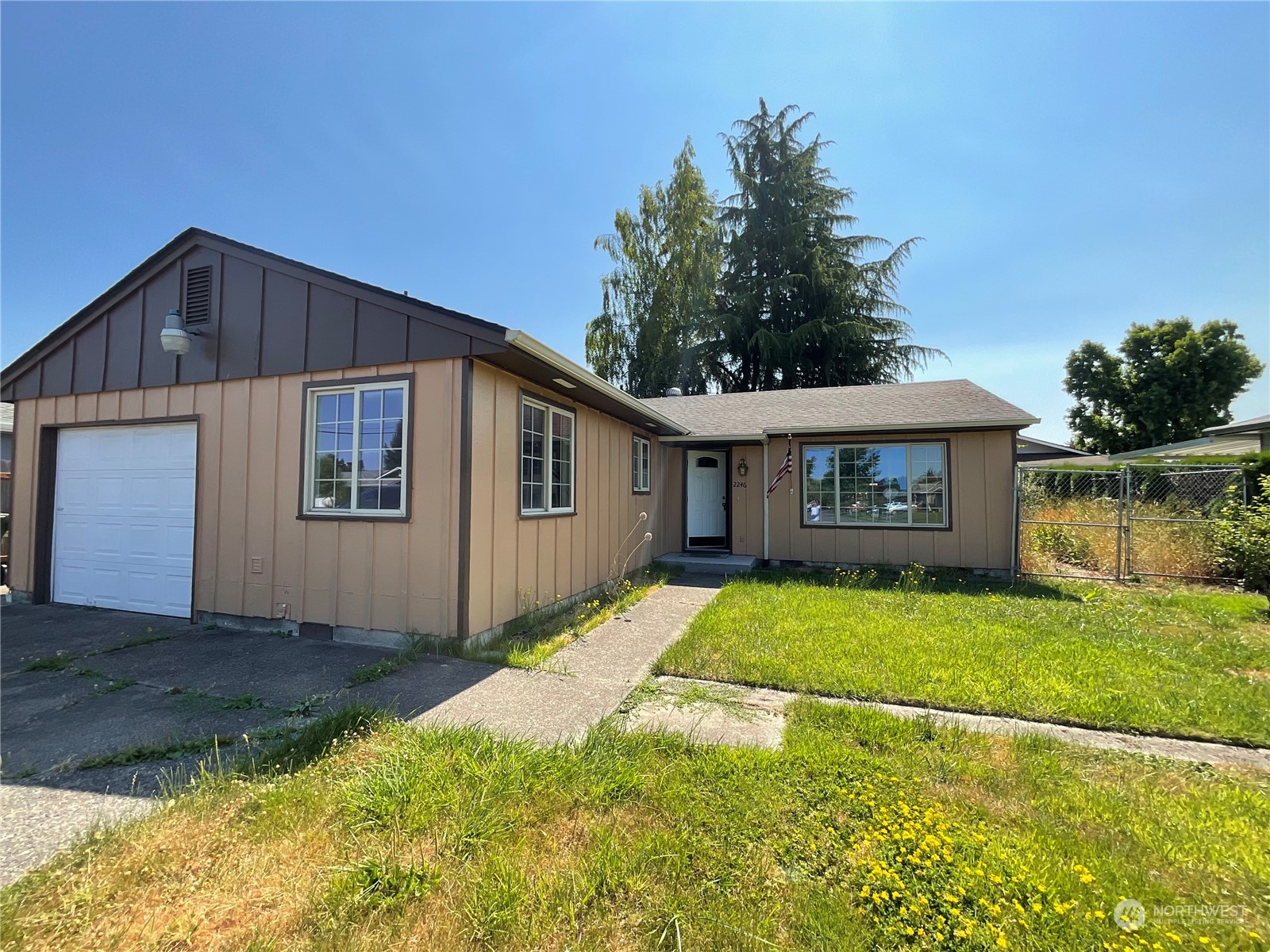 2246 34th Avenue Property Photo 3
