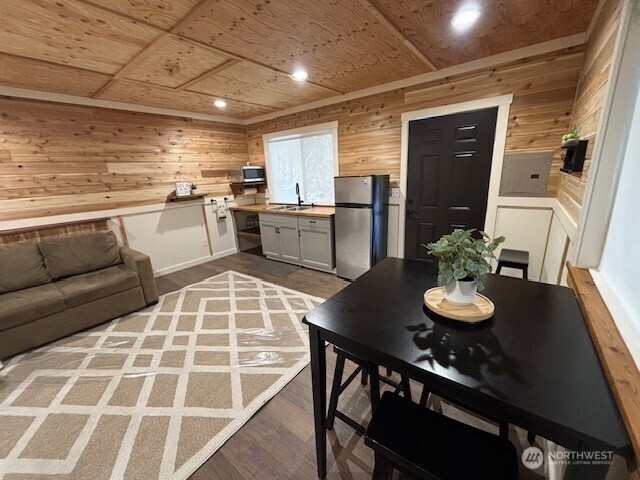 80 N Kings Way Property Photo 6