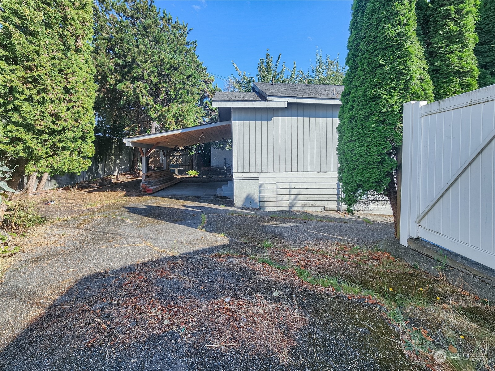 2325 Wheaton Way Property Photo