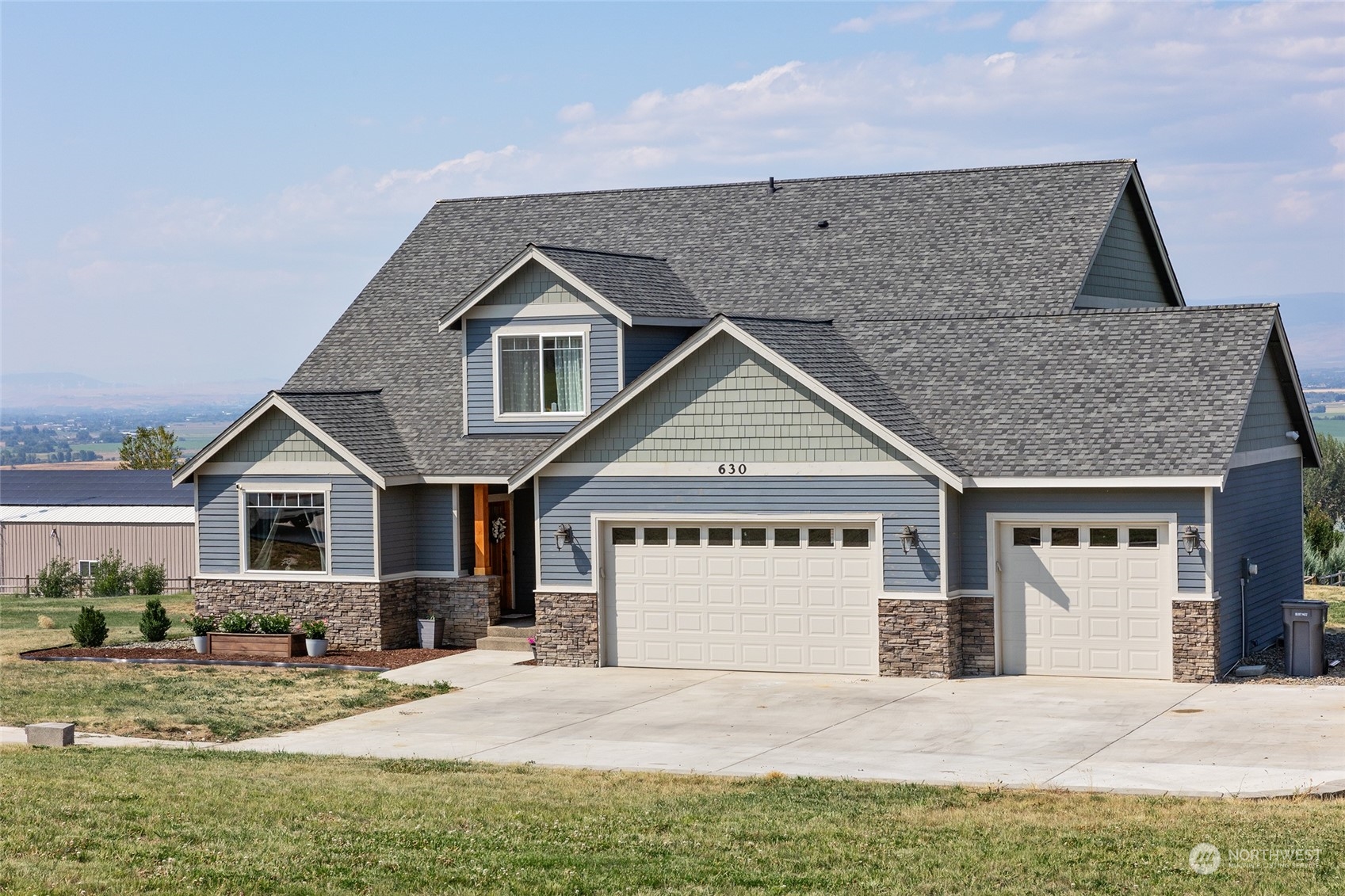 630 Edgemont Loop Property Photo