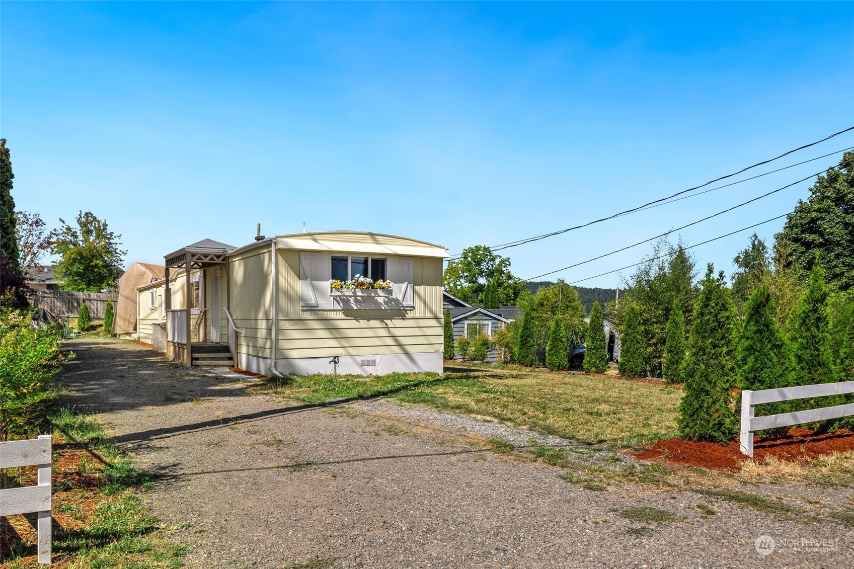 1740 Ne Pacific Avenue Property Photo