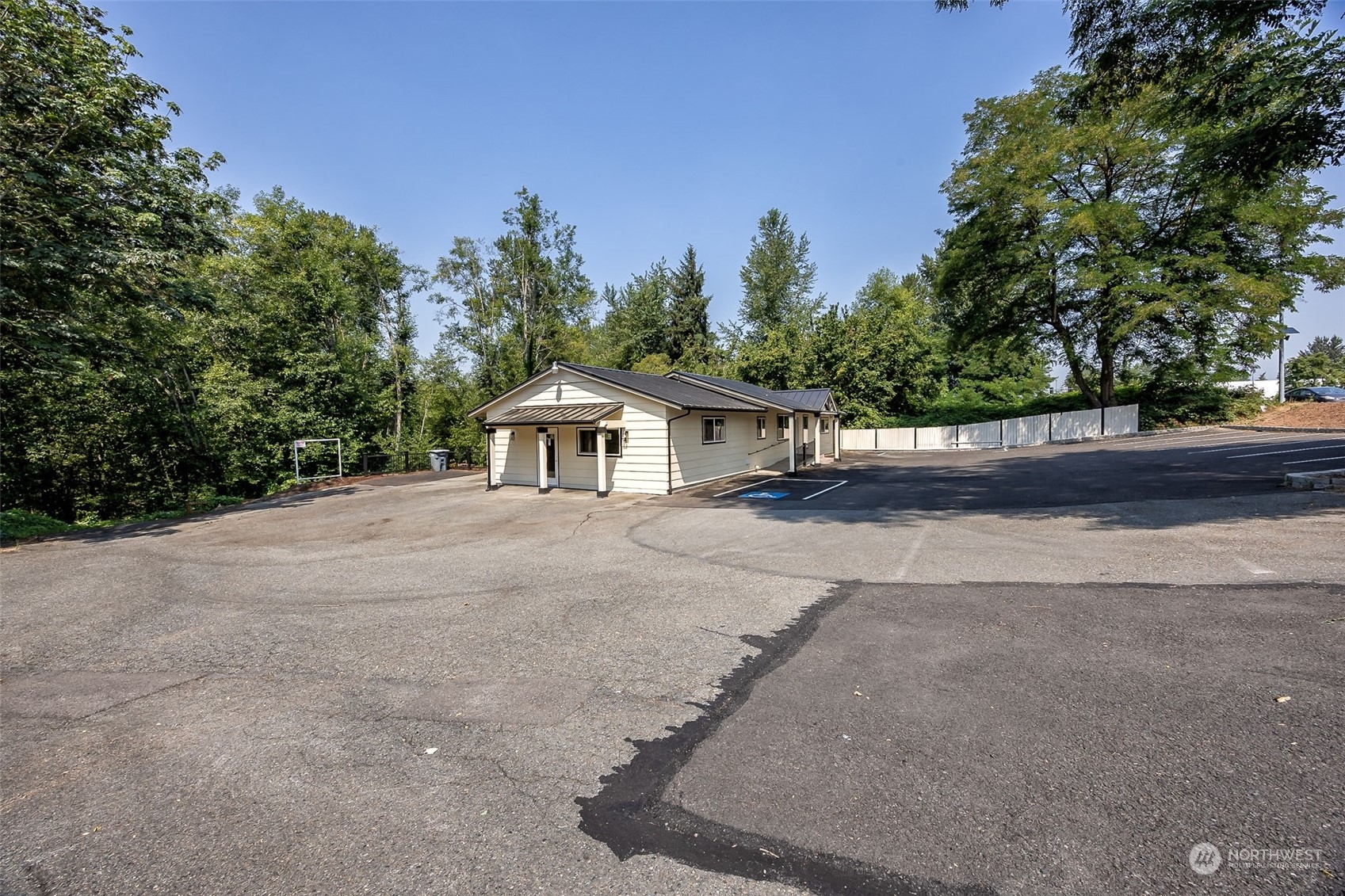 3704 9th Street Property Photo 6