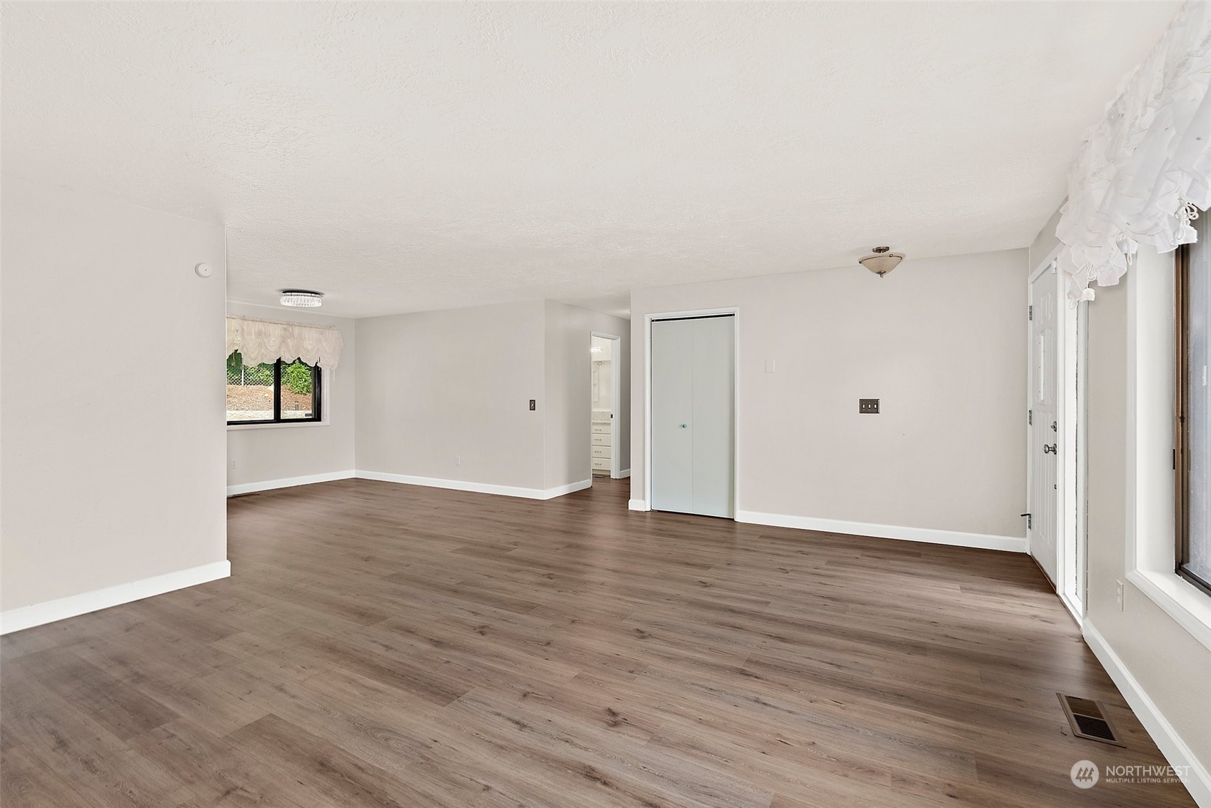 152 Brian Drive Property Photo 4