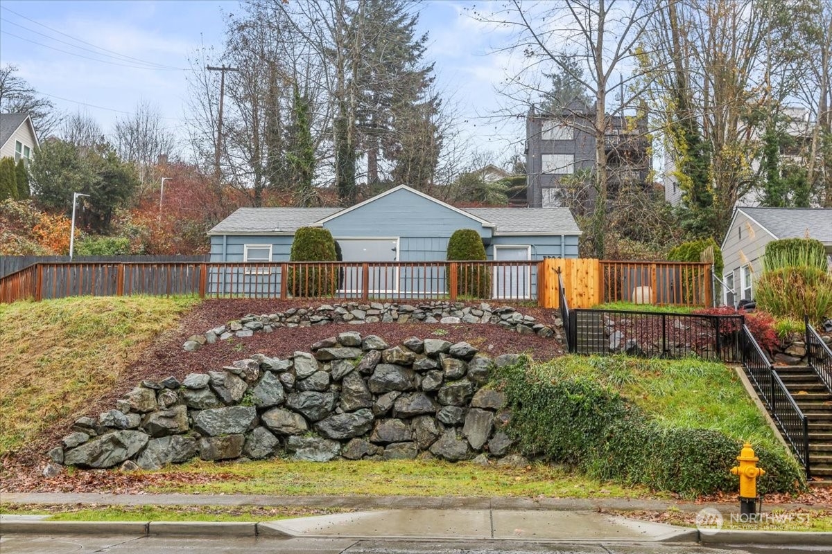 7702 SW Delridge Way Property Photo 1