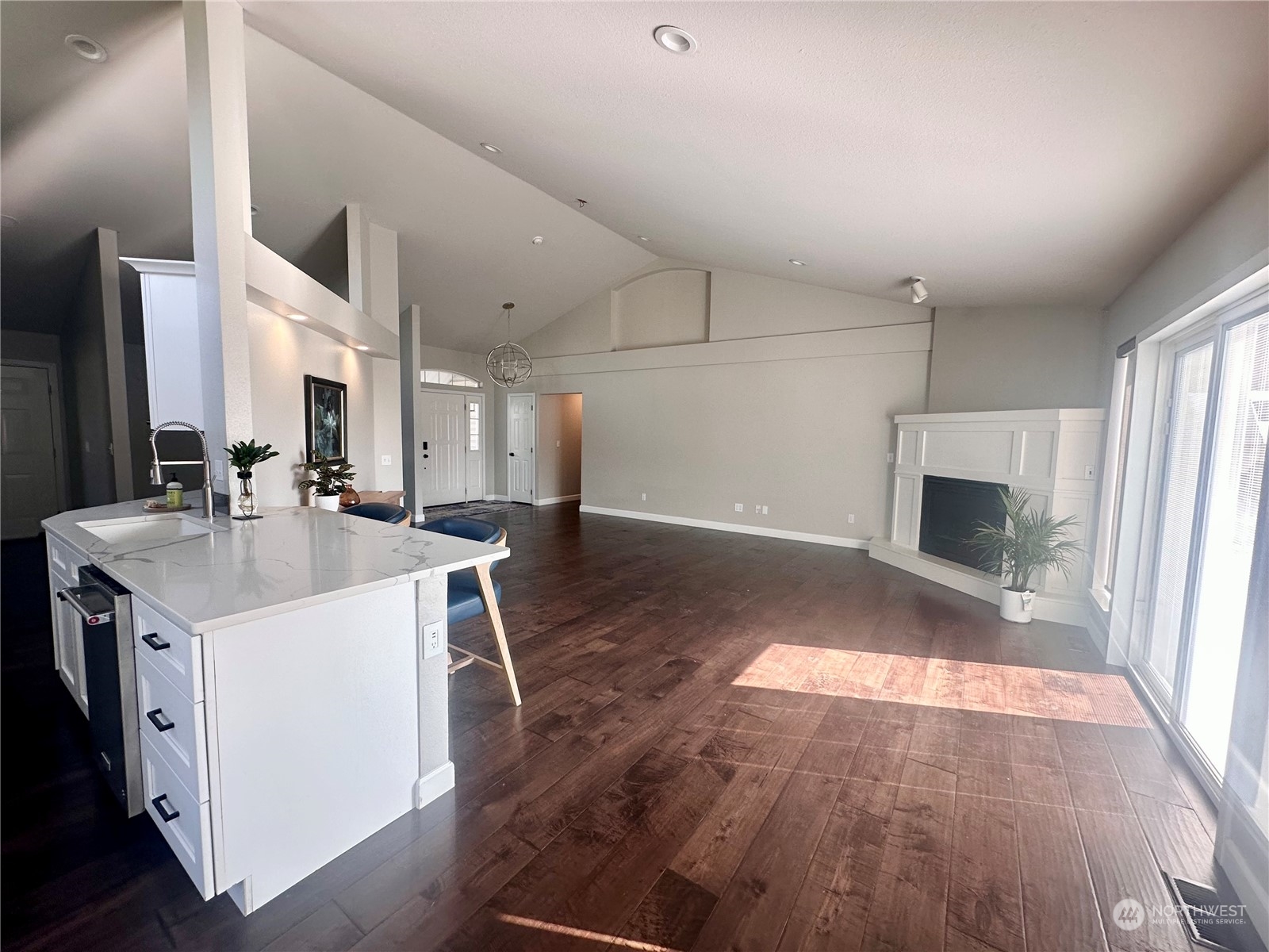5268 Aaron Place Property Photo 5