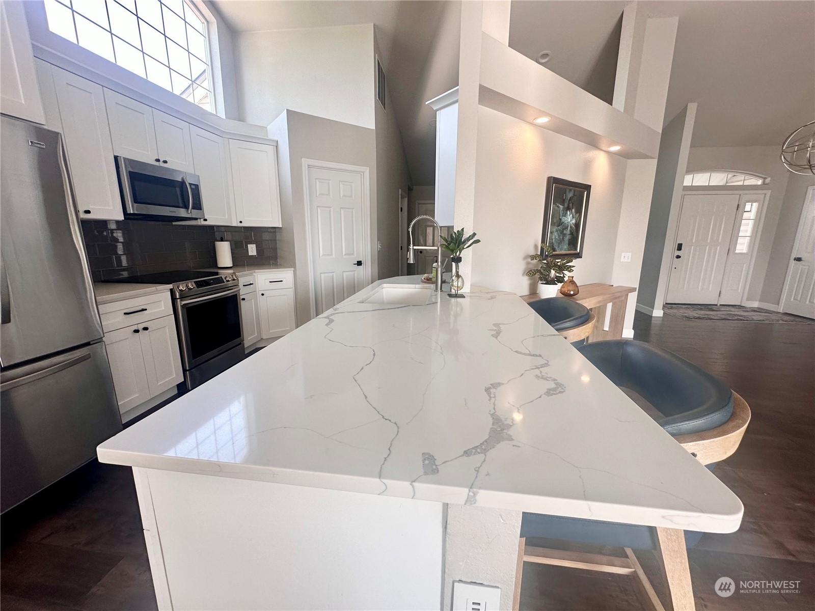 5268 Aaron Place Property Photo 6