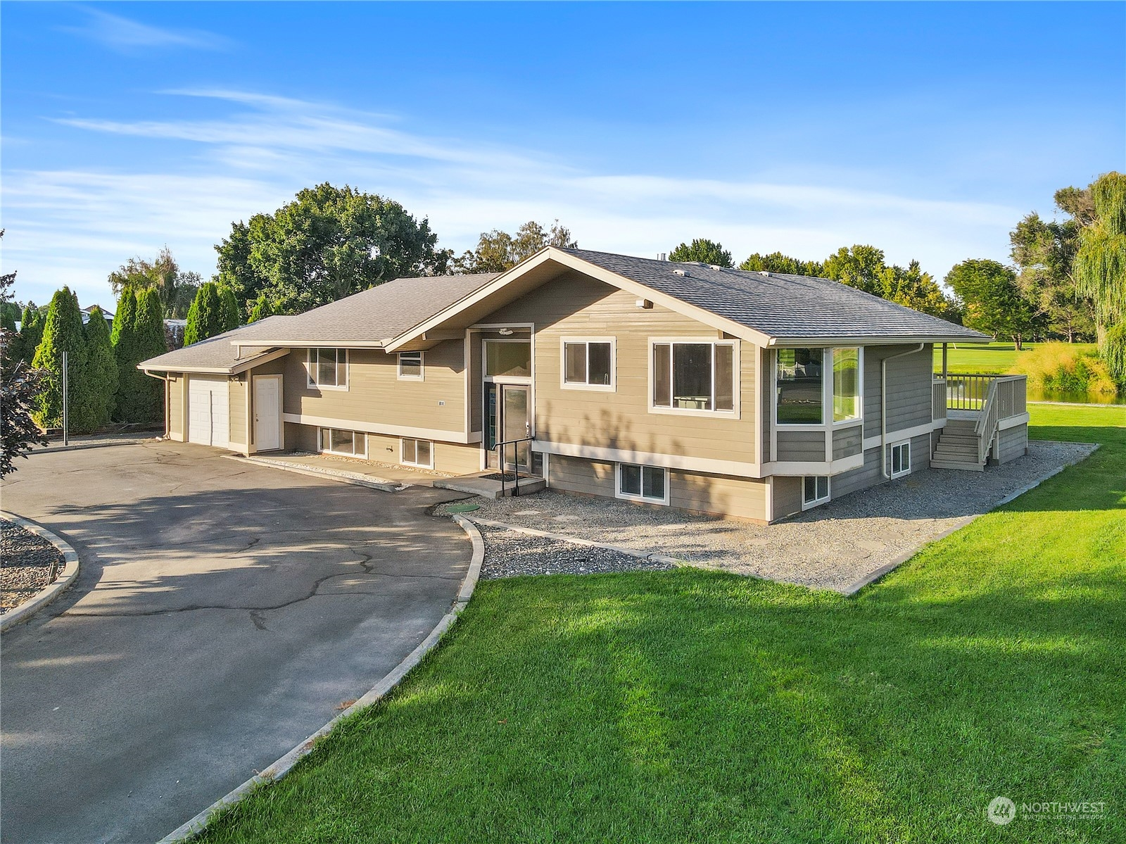 831 S Hummingbird Drive Property Photo