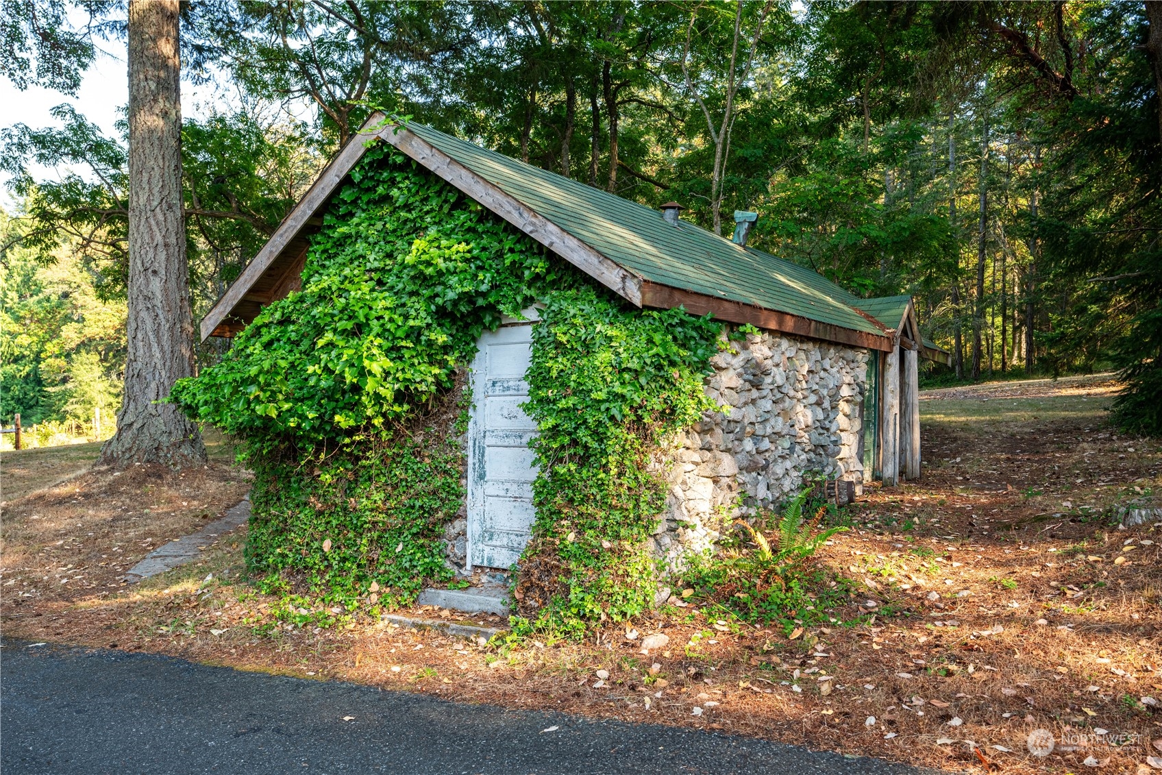 934 Mitchell Bay Road Property Photo 34