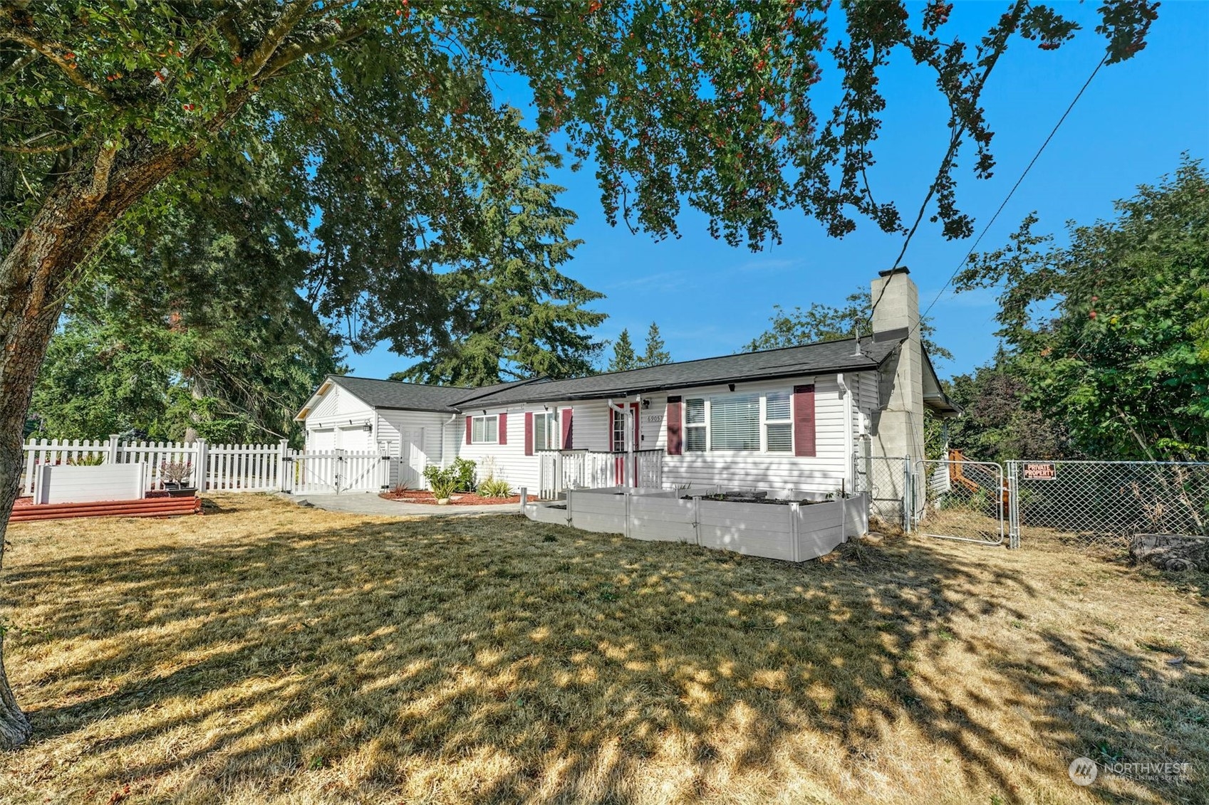 6905 Vickery Avenue Property Photo 2
