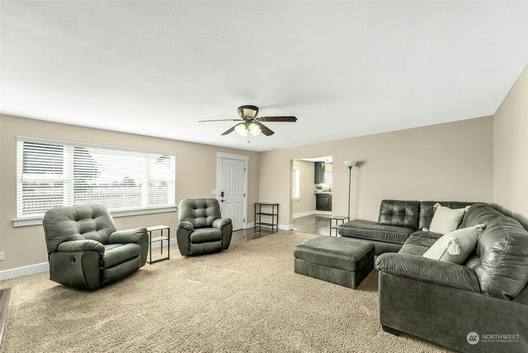 6905 Vickery Avenue Property Photo 3