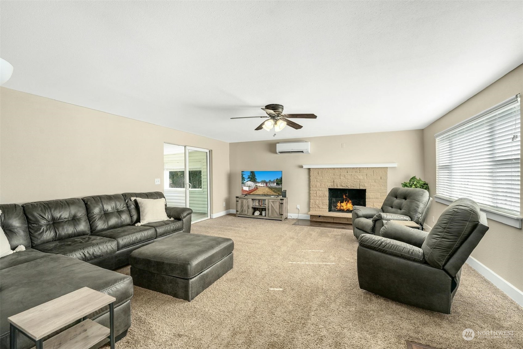 6905 Vickery Avenue Property Photo 4