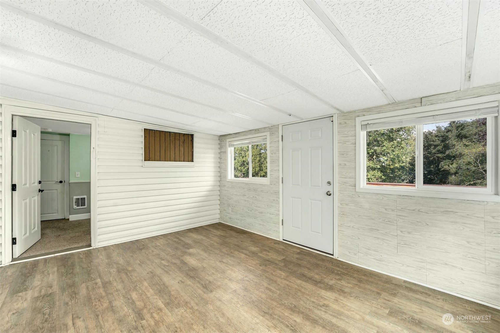 6905 Vickery Avenue Property Photo 12