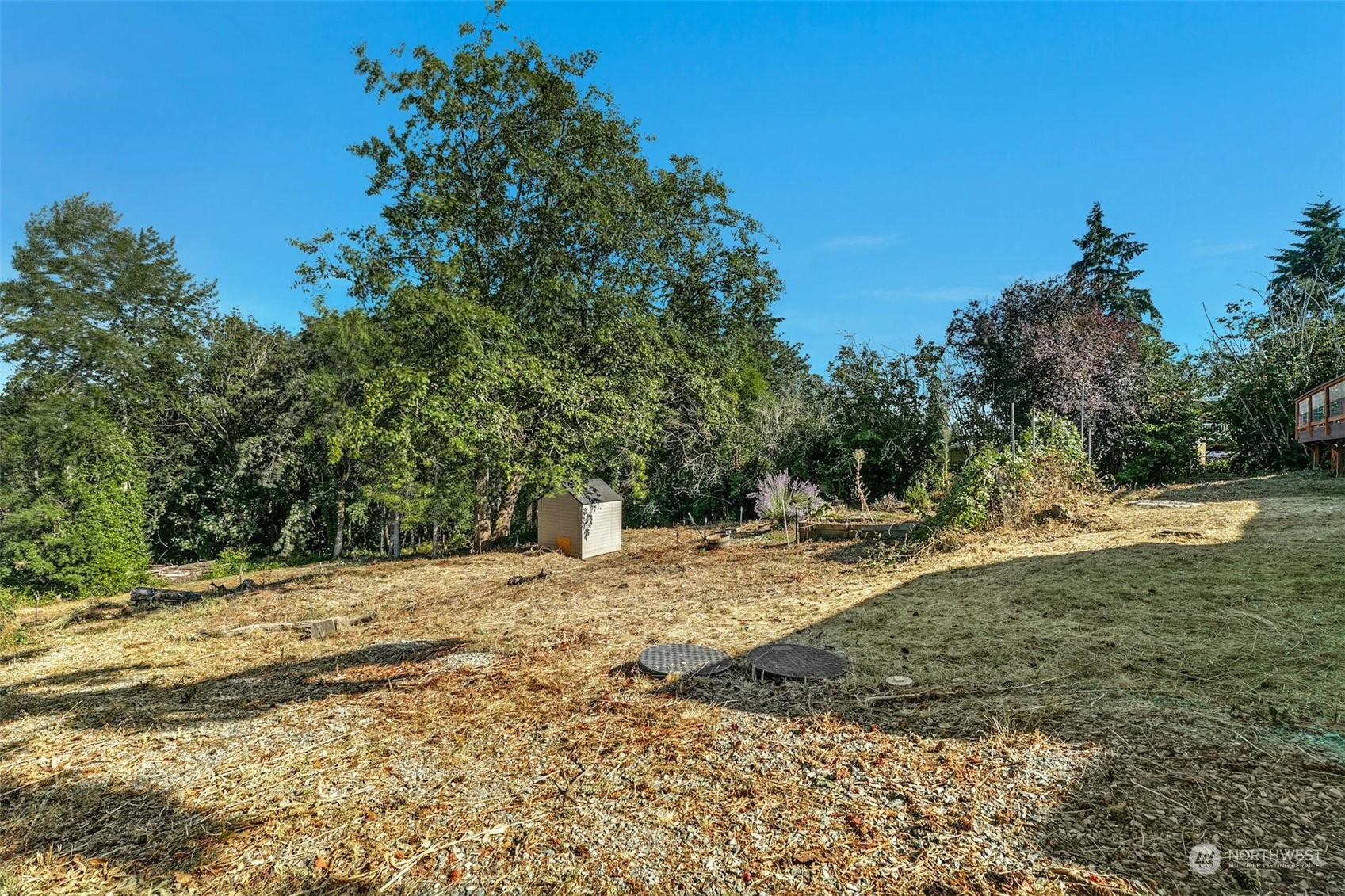 6905 Vickery Avenue Property Photo 28
