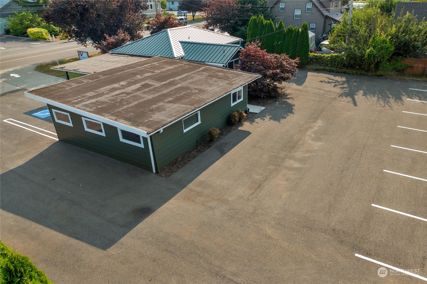 9527 271st Street Property Photo 5
