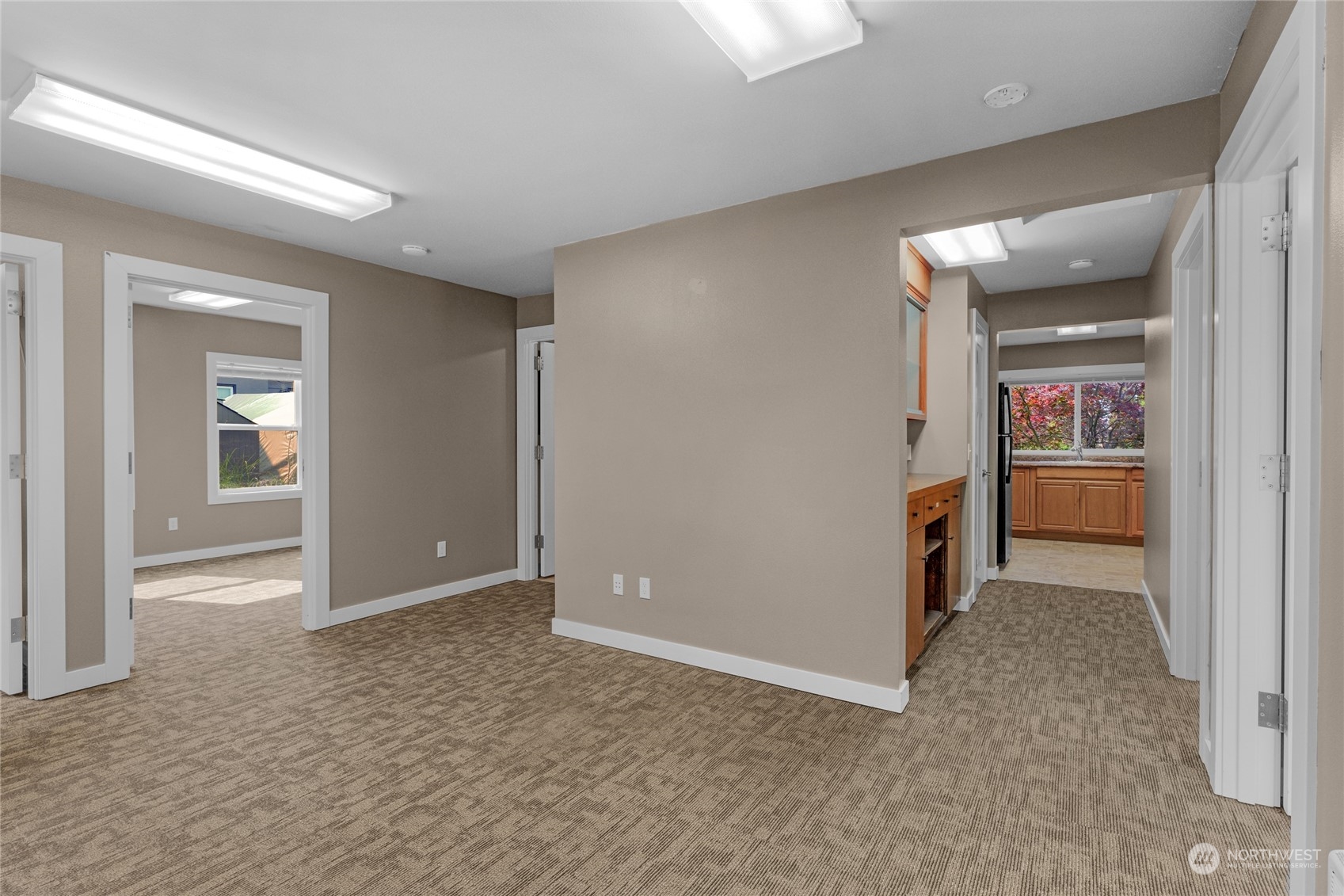 9527 271st Street Property Photo 11