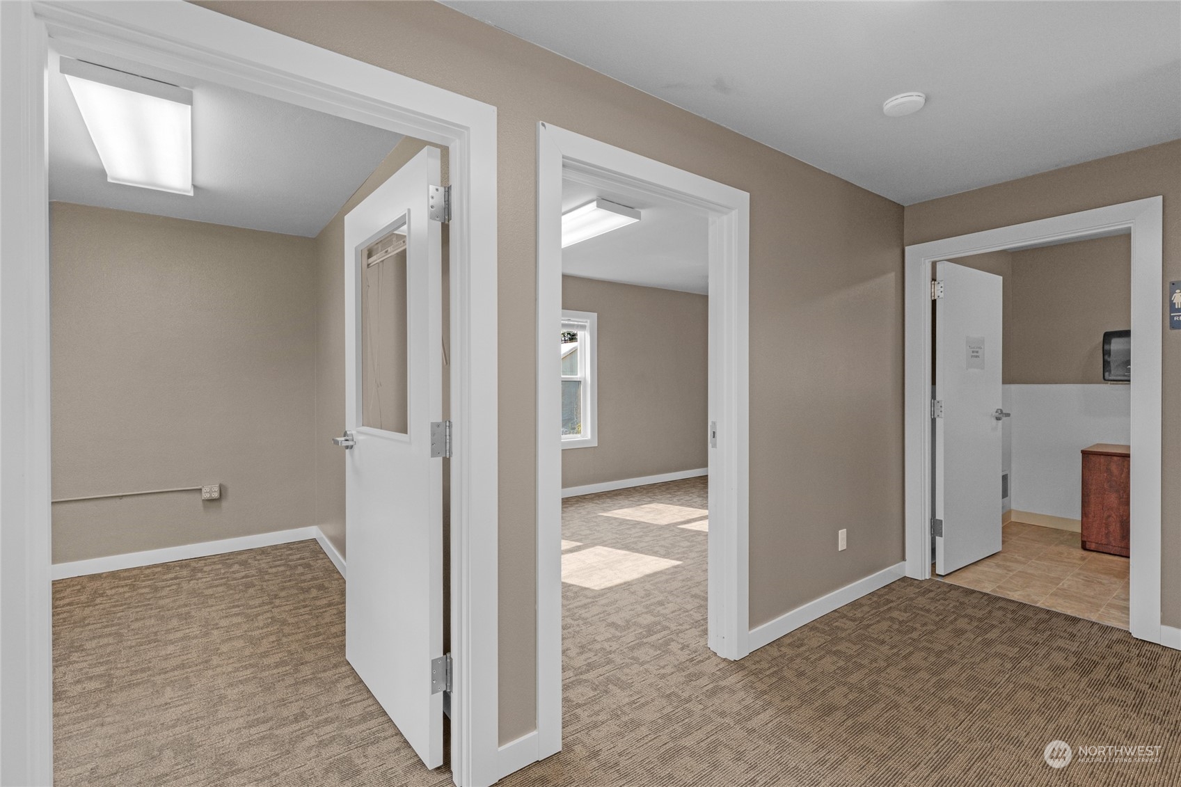 9527 271st Street Property Photo 13