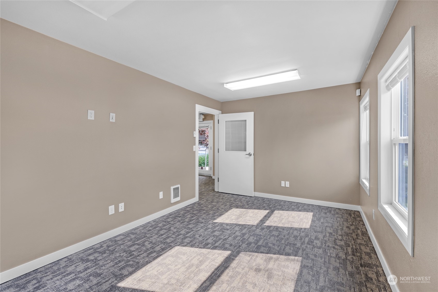 9527 271st Street Property Photo 16