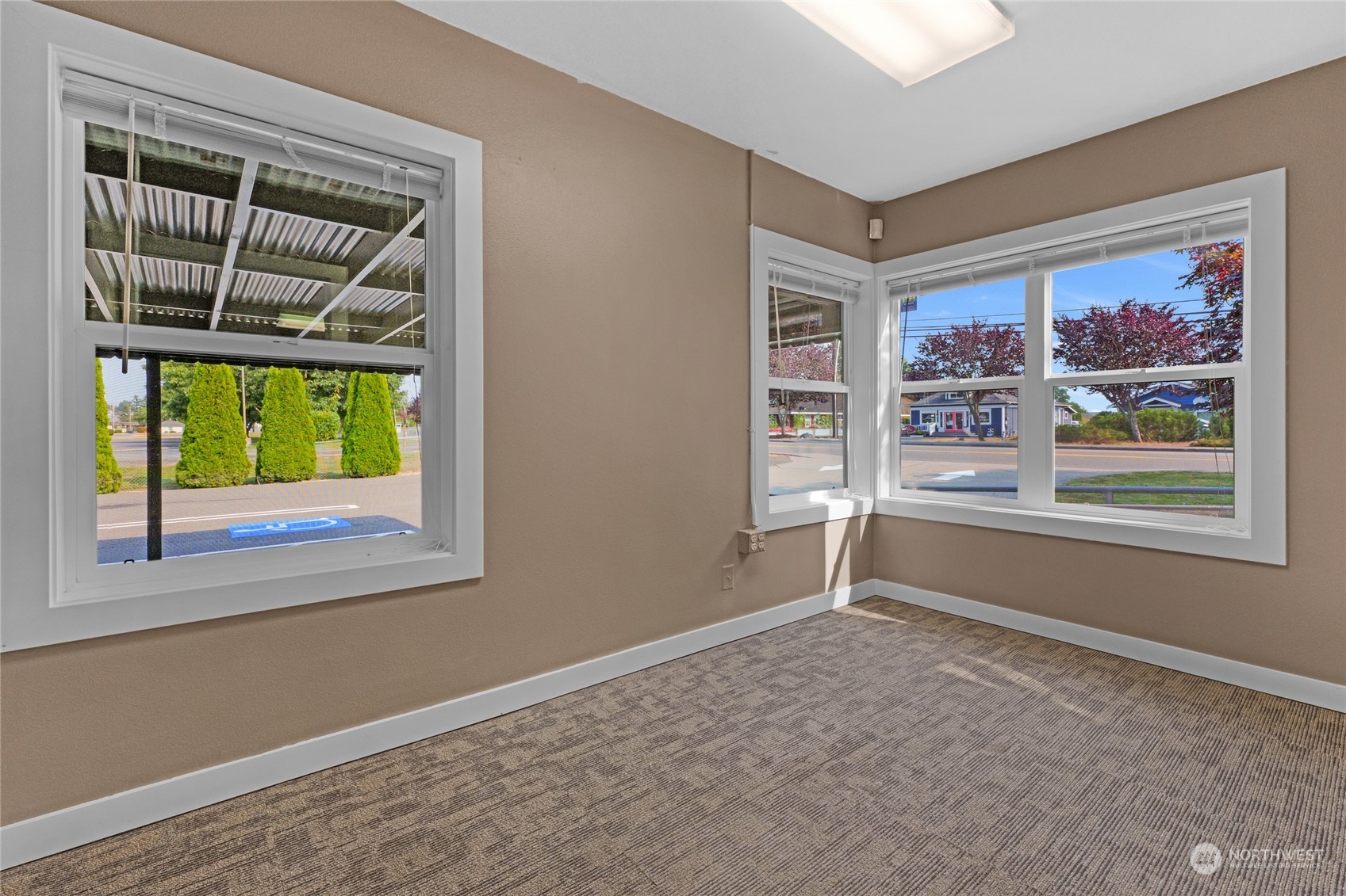 9527 271st Street Property Photo 20