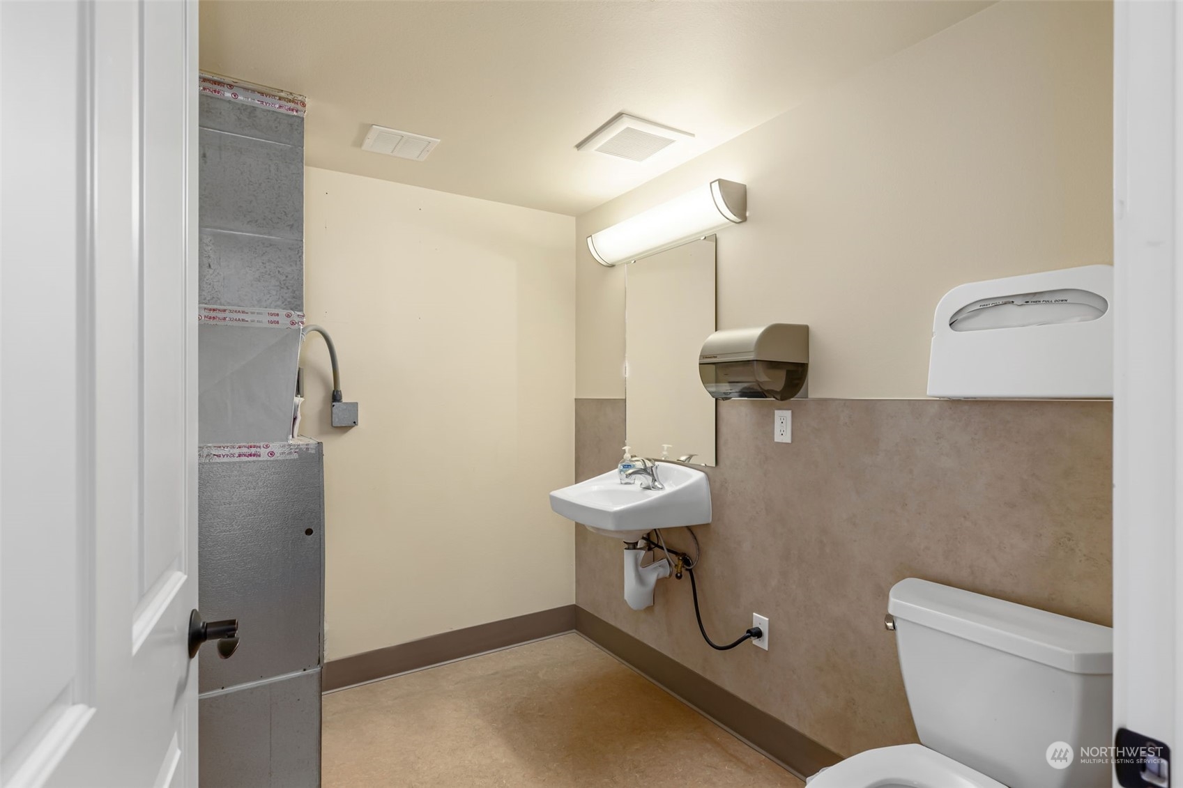 1215 Lawrence Street 101 Property Photo 32