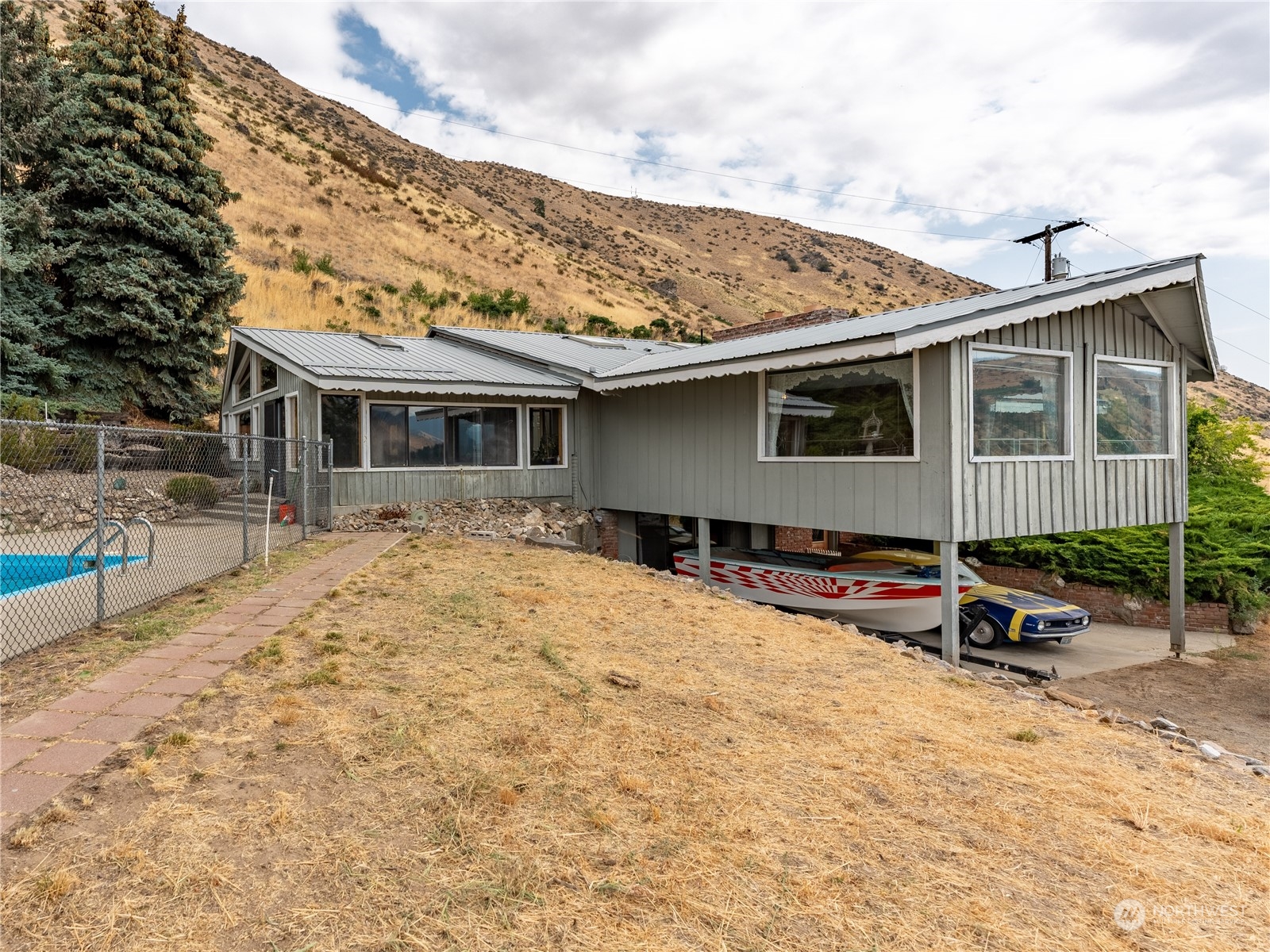 4590 Nahahum Canyon Road Property Photo